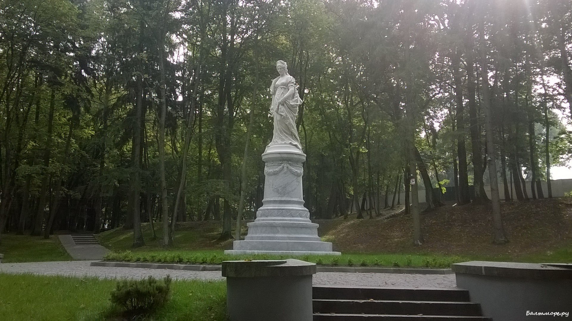статуя королевы Луизы