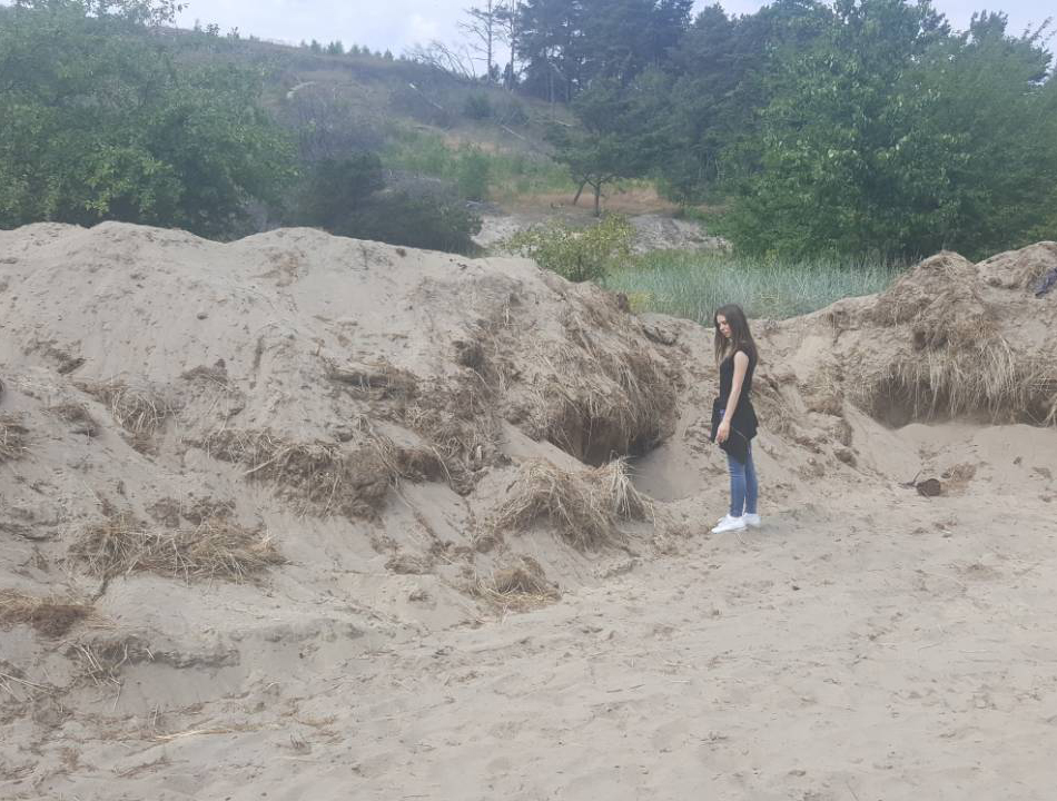 Разрушение природного ландшафта Куршской косы жителем посёлка Морское